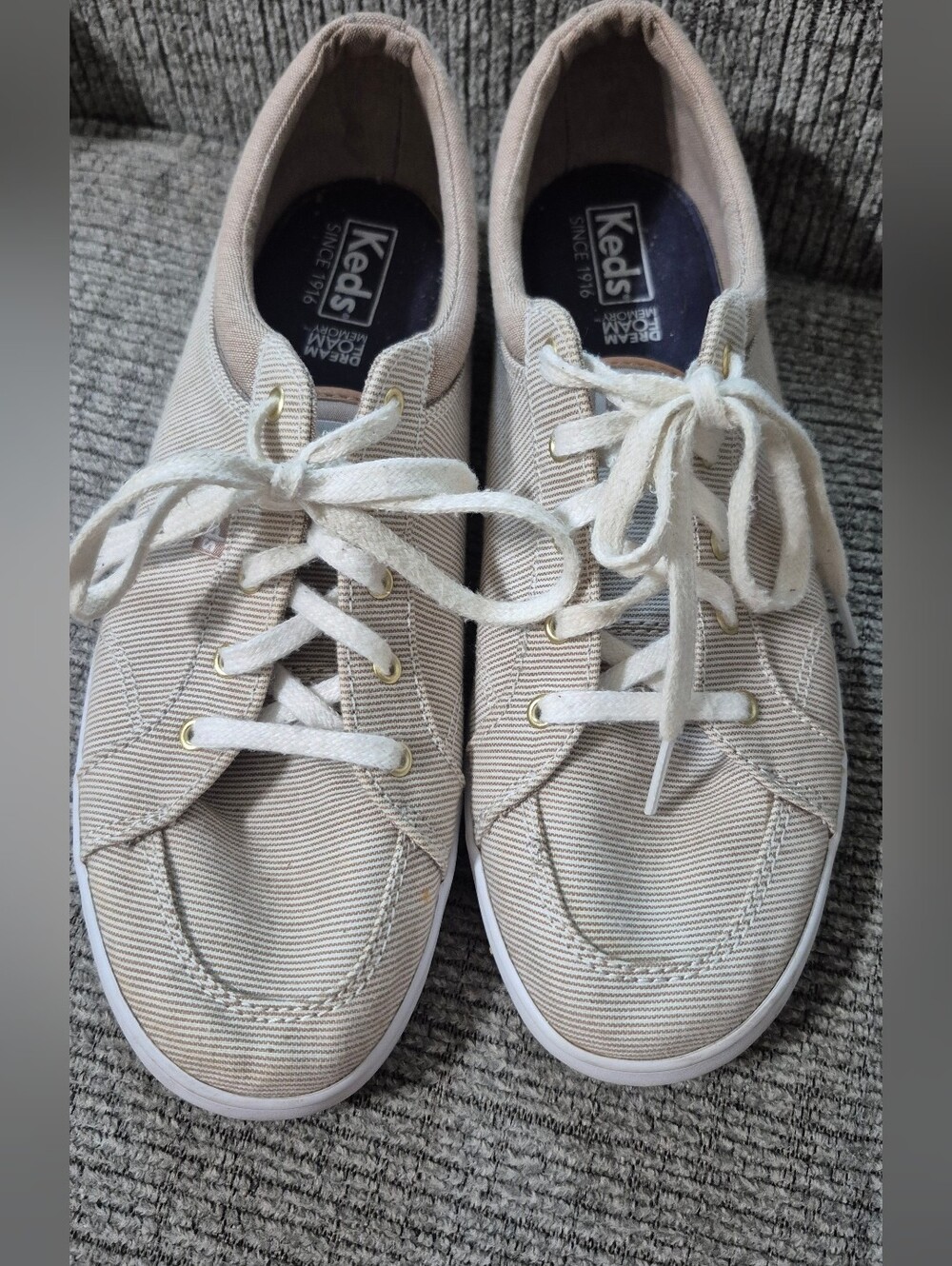 Keds Womens Size 8.5 Lace-Up Sneakers in Light Beige Canvas